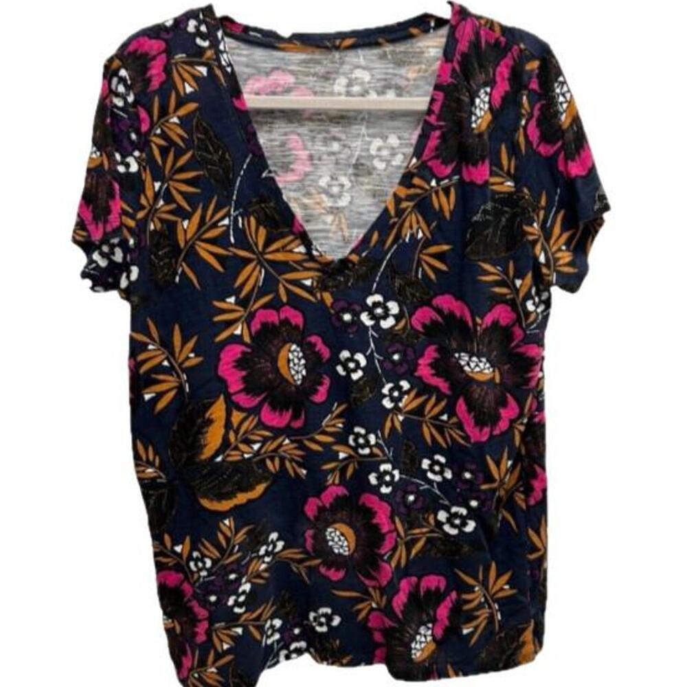 A New Day | Floral V Neck Vintage Print Tee XL